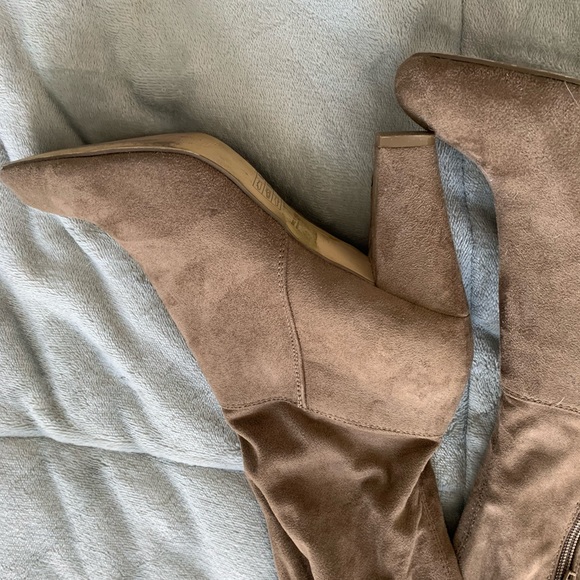 Knee high suede boots - Picture 2 of 2